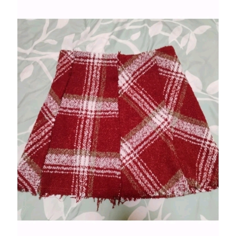Chic Red Plaid A-Line Skirt - Picture 3 of 11